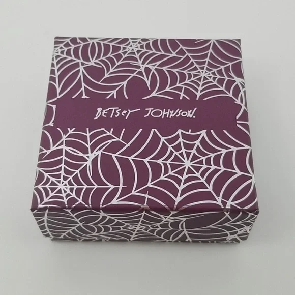 Betsey Johnson Skull Earrings Dangle Enamel NWT - Picture 4 of 5